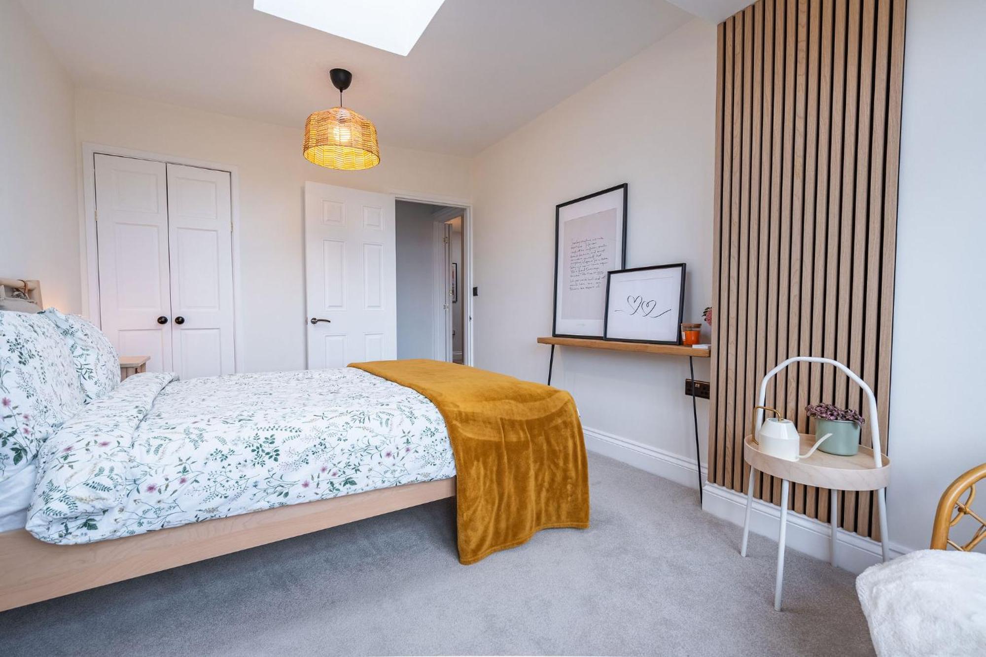 Nature Inspired Bungalow With 3 Rooms - 10 Mins From Manchester Airport Timperley Экстерьер фото